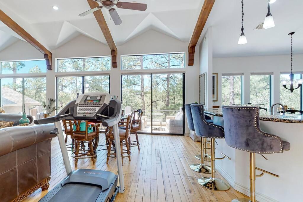 Elegant Cabin Among The Pines-Views, Near Downtown Πρέσκοτ Εξωτερικό φωτογραφία