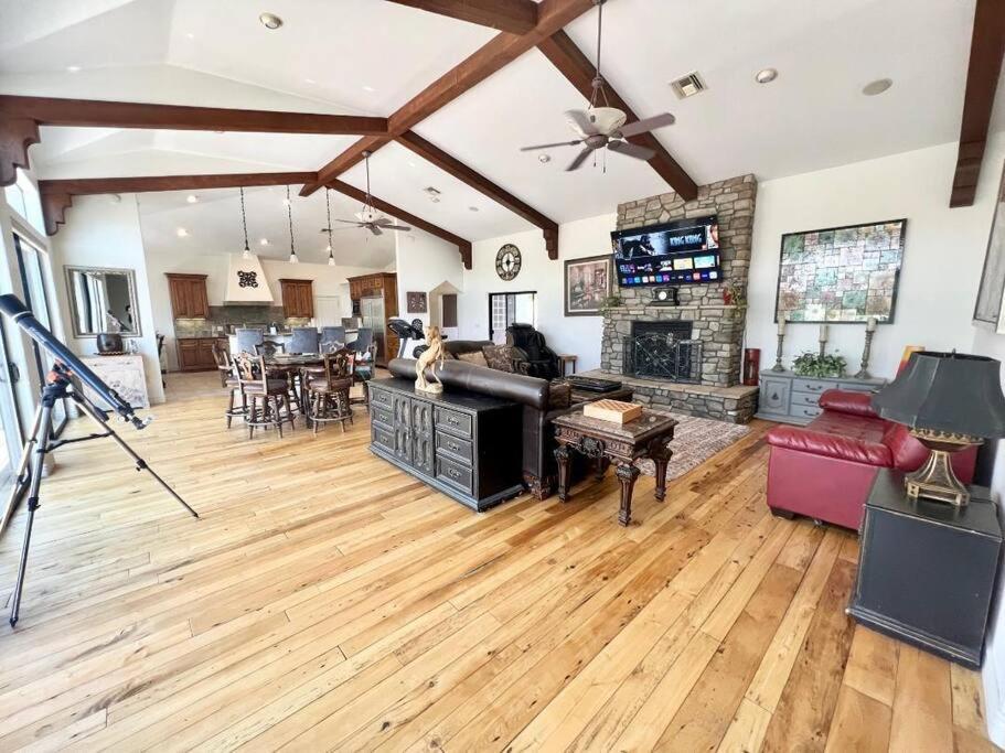 Elegant Cabin Among The Pines-Views, Near Downtown Πρέσκοτ Εξωτερικό φωτογραφία